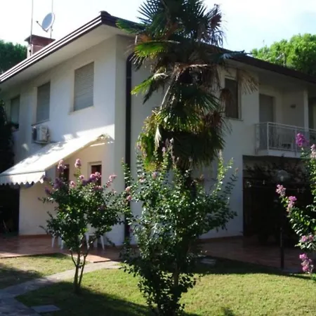 Beachside Family With Large, Enclosed Garden Διαμέρισμα Λινιάνο Σαμπιαντόρο