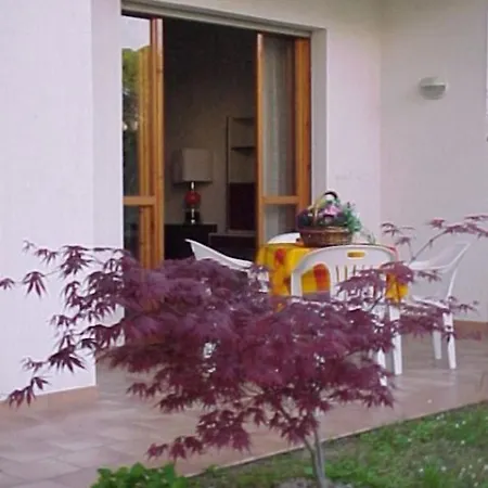 Beachside Family With Large, Enclosed Garden Λινιάνο Σαμπιαντόρο