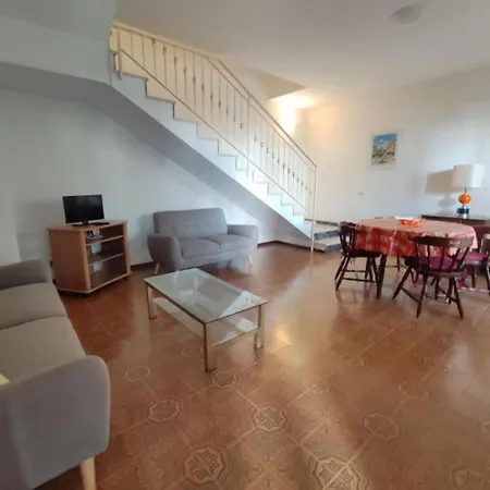 Appartamento Beachside Family With Large, Enclosed Garden
