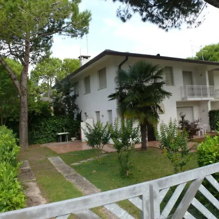 Beachside Family With Large, Enclosed Garden Διαμέρισμα