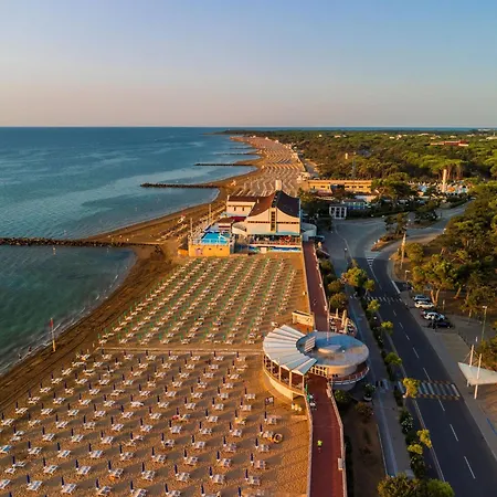 Beachside Family With Large, Enclosed Garden Διαμέρισμα *